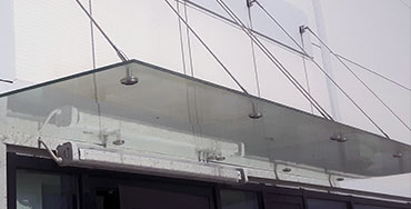 Balustrade si copertine din sticla