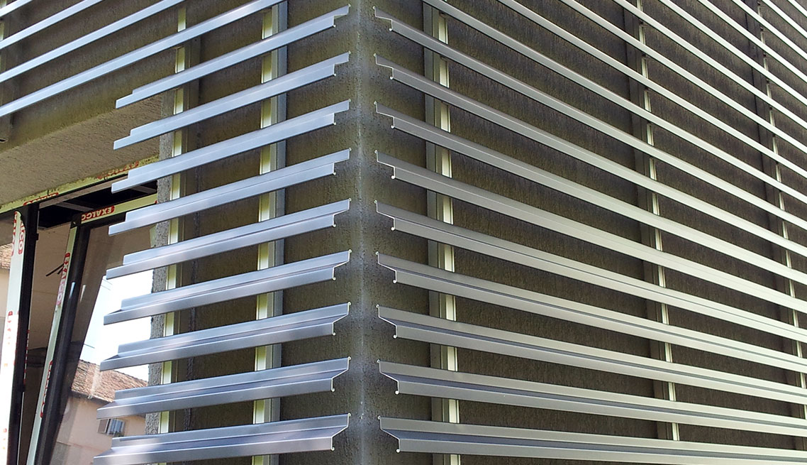 Detaliu Colt Fatada lamelara – sistem Hunter-Douglas